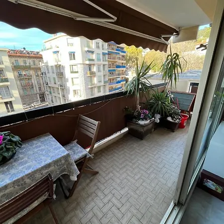 Privee Avec Terrasse Au Port De * ניס