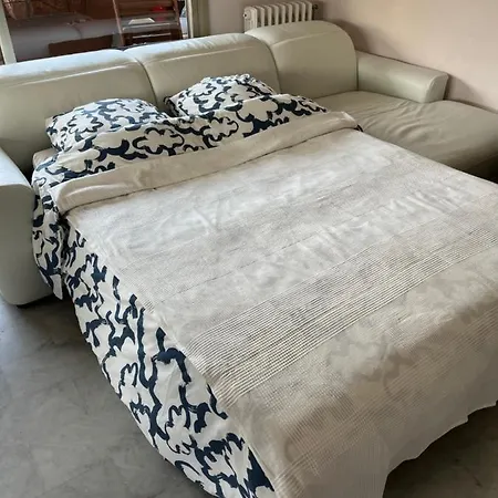 Privee Avec Terrasse Au Port De Homestay