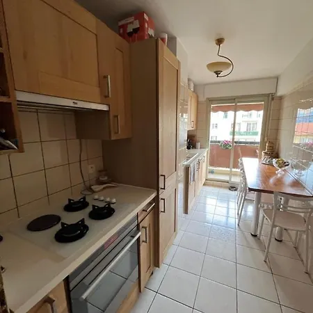 Privee Avec Terrasse Au Port De Homestay *